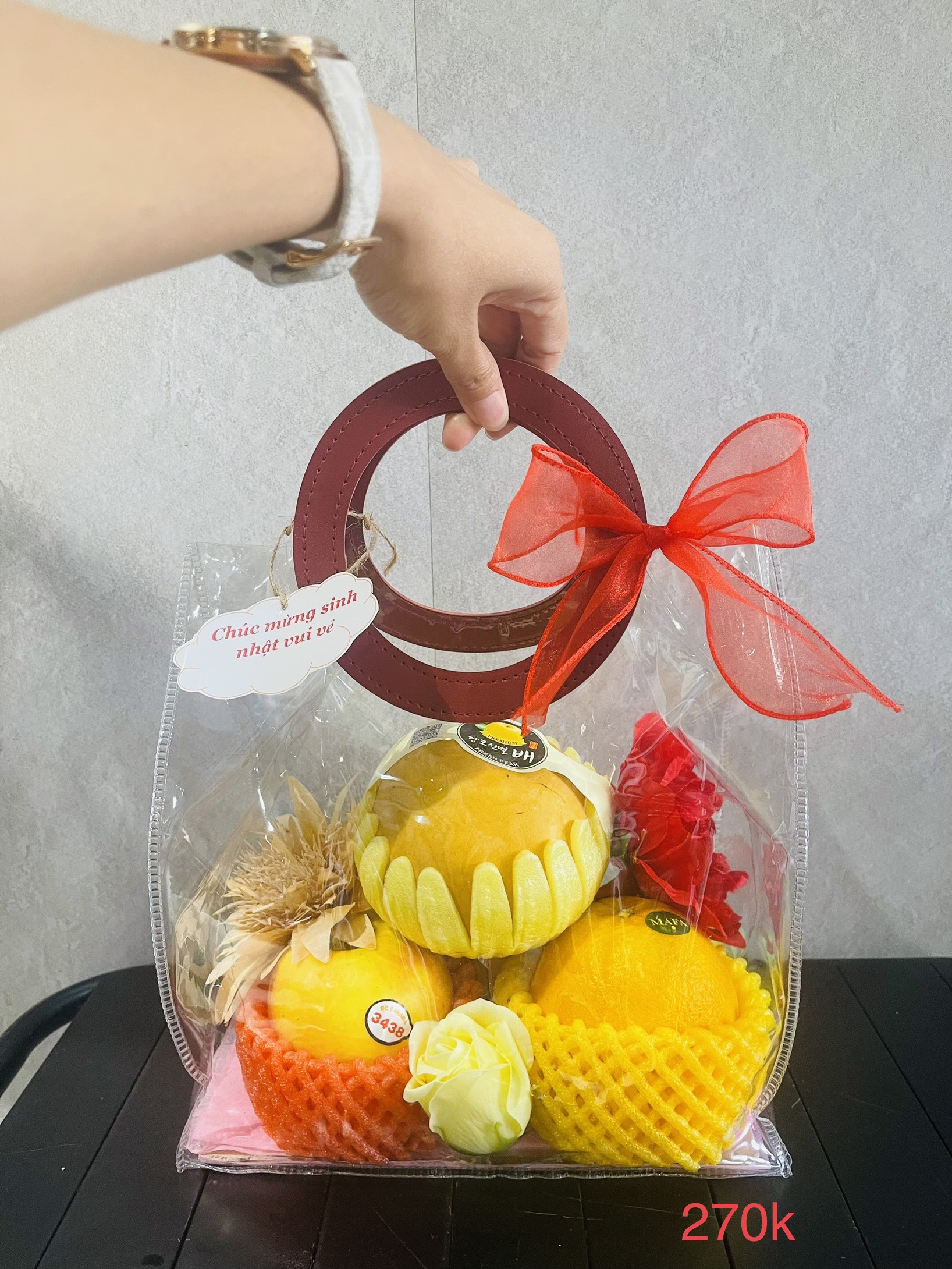 z5212287370237_f528923c889cd9c238896bcffe4f0427.jpg Quà Tặng Trái Cây Nhập Khẩu & Hoa – 04 - Image 1