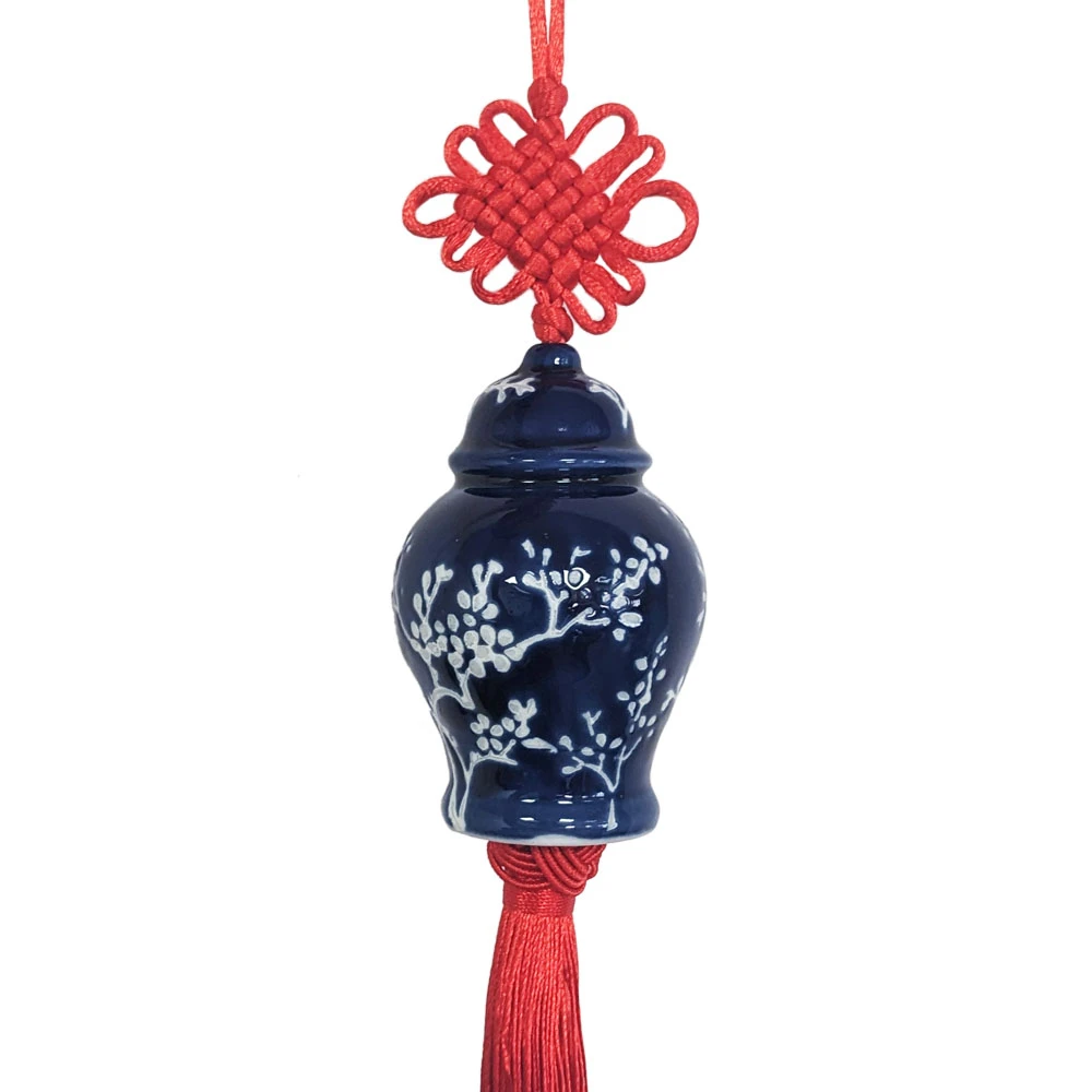 CHARM-GINGERJAR-BLUE04.jpg.webp Charm Bình Gốm Ginger Jar Màu Trắng Xanh và Tua Rua Đỏ Mẫu 04 - Image 1