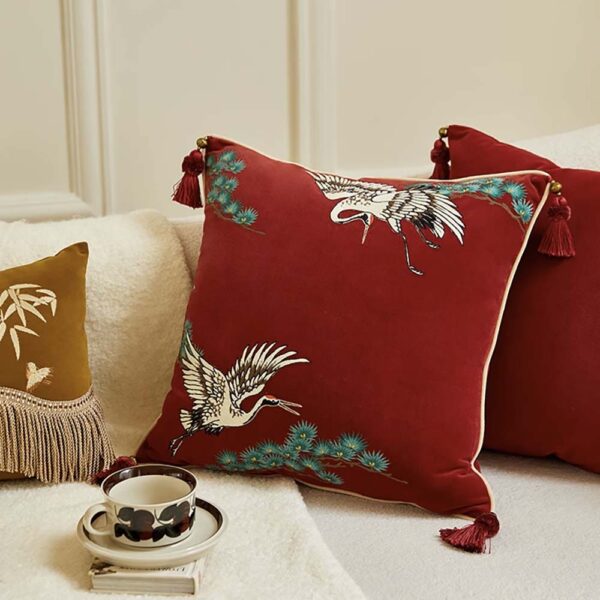 Vỏ Gối Nhung Đỏ Thêu Đôi Hạc Trắng – Size 45x45cm