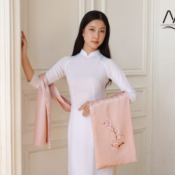 Khăn lụa thêu hoa đào màu hồng MS4