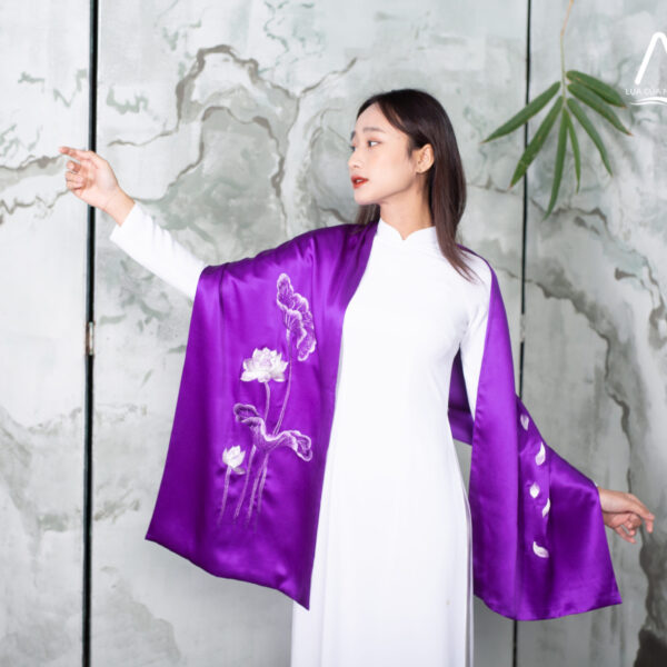 Khăn lụa thêu hoa sen màu tím huế- Quà tặng đẳng cấp