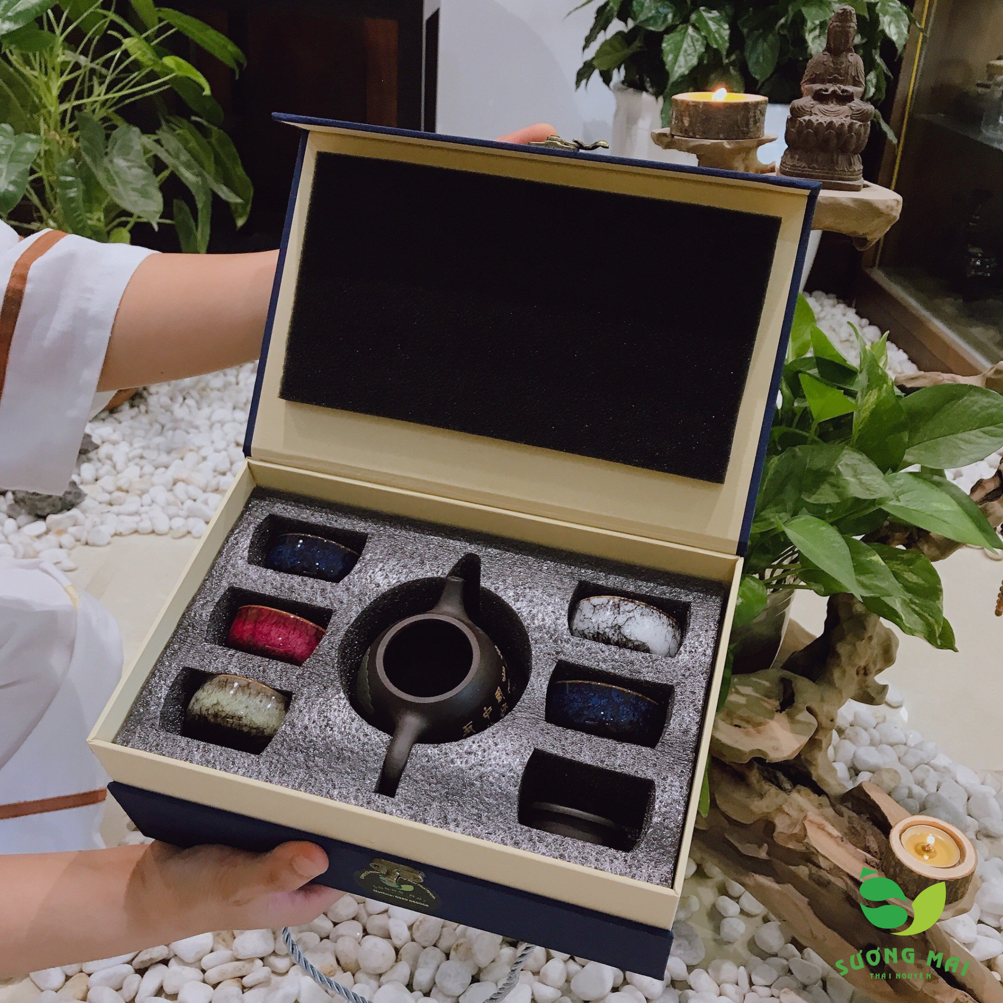 z4391357242939_4c56a9c749a51934bc840ba88d753b95.jpg Bộ Ấm Chén Uống Trà Ngũ Minh - Image 1